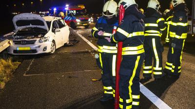 Drie auto's botsen op A58