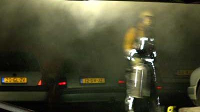 Brand ondergrondse parkeergarage Rotterdam onder controle, meerdere auto's uitgebrand