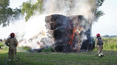 hooibalen in brand