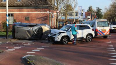 Auto's zwaar beschadigd door ongeval