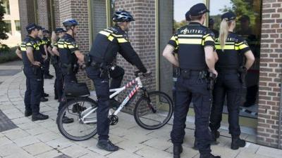 Nep politie-uniformen op social media leiden tot 5 aanhoudingen