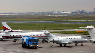 privejet-schiphol-tanken