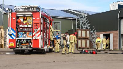 Brandweer met meerdere voertuigen aanwezig