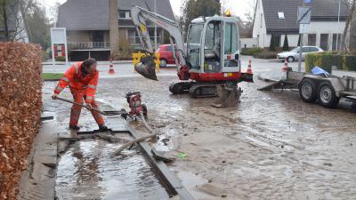 Gesprongen waterleiding in Boxtel
