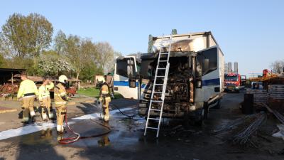 uitgebrande - vrachtwagen