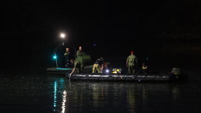 Hulpdiensten zoeken naar persoon te water