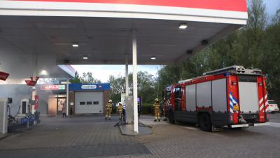Rook uit shop tankstation