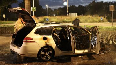 Auto verwoest door brand