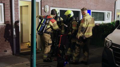 Brandweer ventileert woning