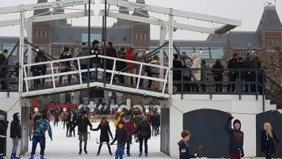 Volop ijspret op Museumplein