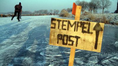 Eerste schaatsers weer op natuurijs na flinke nachtvorst