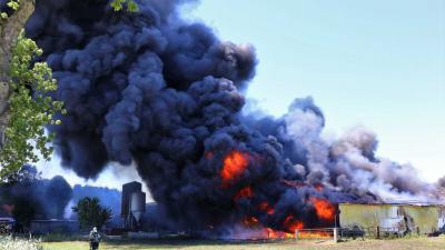 Grote brand in Gieten bij agrarisch bedrijf