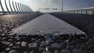 Foto van snelweg geluidscherm | Archief EHF