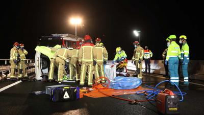 snelweg-ongeval-hulpdiensten-ambulance-brandweer