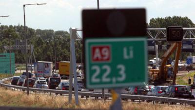 Dode na botsing op stilstaande vrachtwagen A9