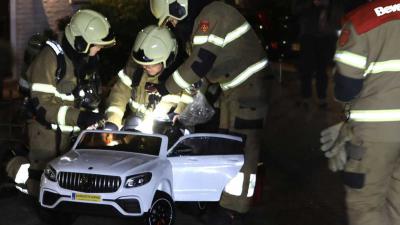 speelgoedauto-brandweermannen
