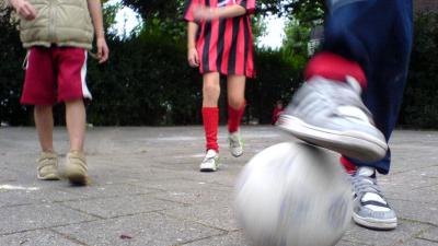 Ruim de helft van 4- tot 12-jarigen beweegt voldoende