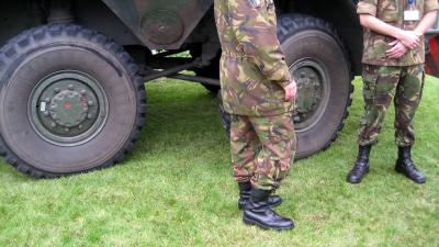 Vijf Belgische pantservoertuigen botsen in Valkenswaard