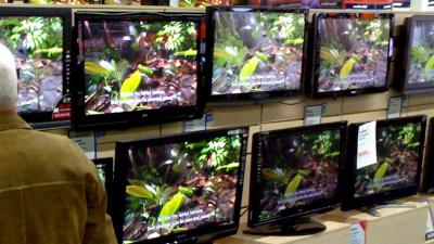 Foto van digitale televisies in winkel | Archief EHF