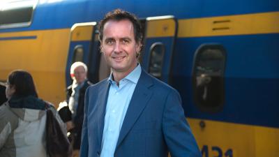 Oud-topman Huges betaalt NS circa 175.000 euro terug