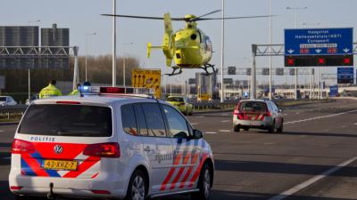 Twee gewonden bij aanrijding A15 Rotterdam