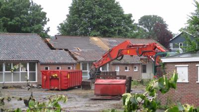 Verbouwing voormalige school aan Helomalaan