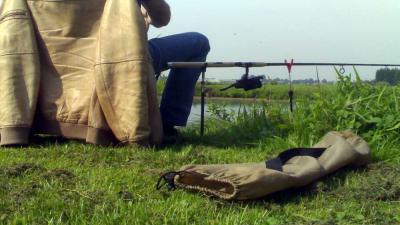 Vissers en schipper beboet bij milieucontroles in De Waarden