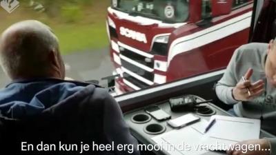 Politie zet touringcar in om bellende chauffeurs te betrappen