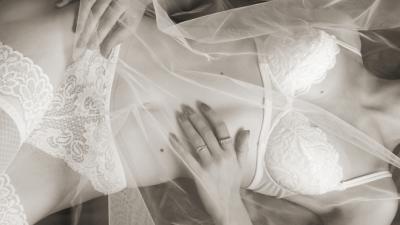 'Sexy reclameposter direct verwijderd in Aalburg'