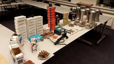 Man (85) vast na vondst wapenarsenaal in woning Spijkenisse