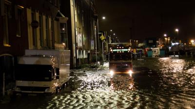 Foto van hoogwater op kade | Flashphoto | www.flashphoto.nl