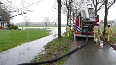 wateroverlast-brandweer-woonboerderij