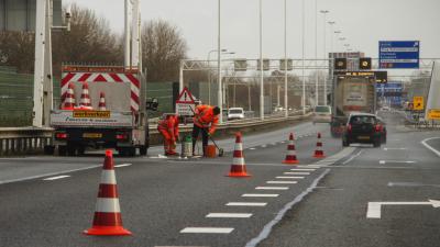 A20 dicht vanwege gat in wegdek 