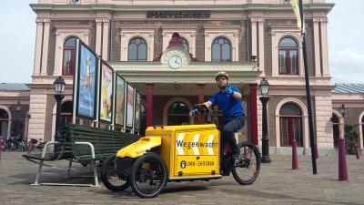 Wegenwacht op fiets bij Vierdaagse