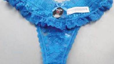 Zeeman roept blauwe damesstrings en kinderspeelgoed terug 