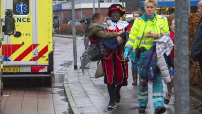 Wandklimrek gymzaal met kinderen omgevallen